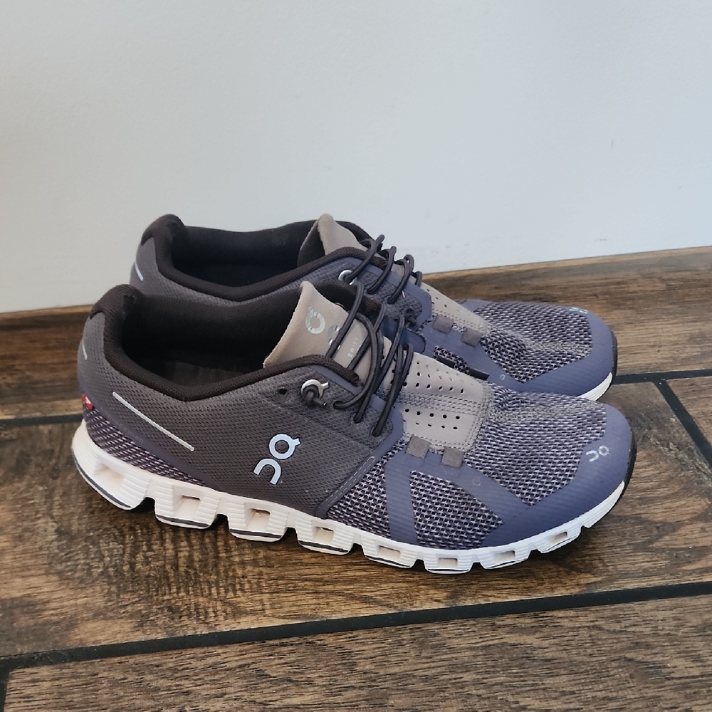 On Running Athletic Shoes in Gray and White